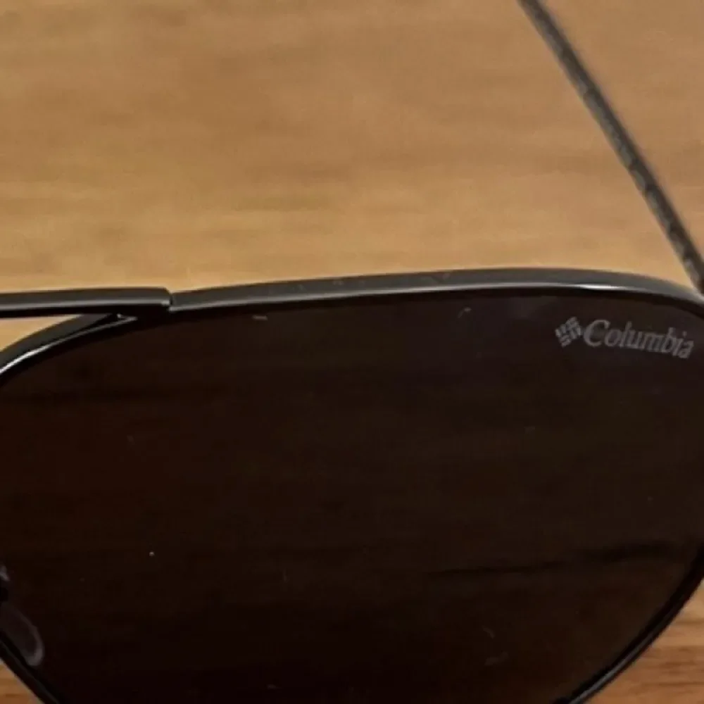COLUMBIA Stylish Black Aviator Sunglasses 😎 Like New!